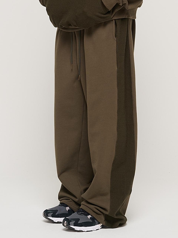 Y2K STYLE BASIC OVERSIZED SWEAT PANTS (KHAKI)