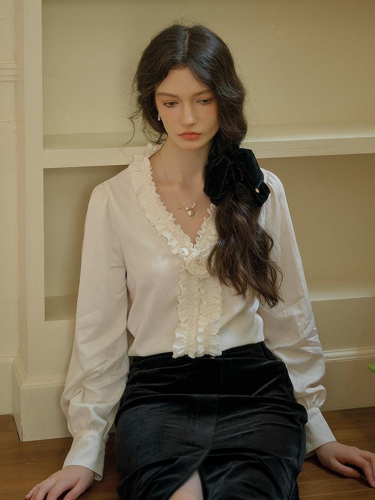 SR_Ruffle V-neck rose shirt