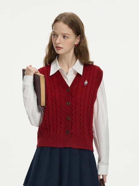 11/27예약배송_WD_Bear embroidery cable vest_RED