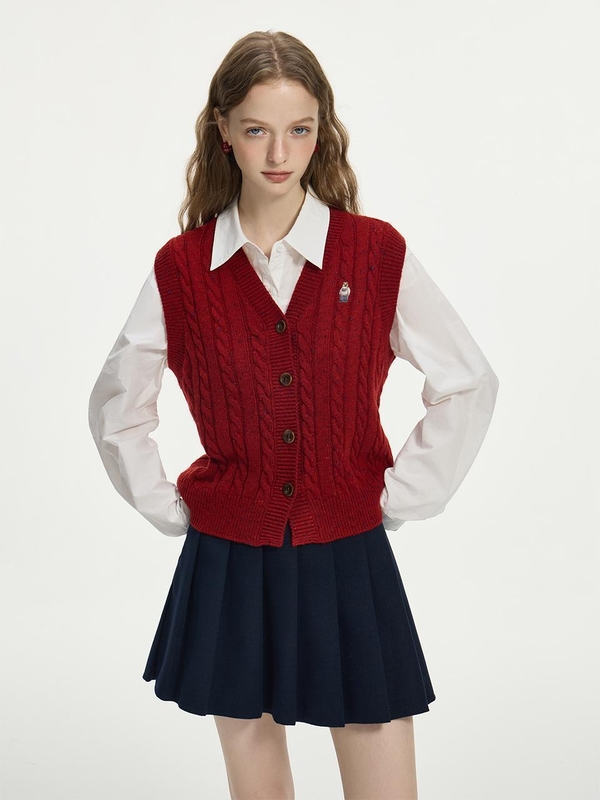 11/27예약배송_WD_Bear embroidery cable vest_RED