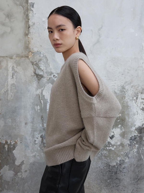 Cut Out Brushed Pullover Taupe