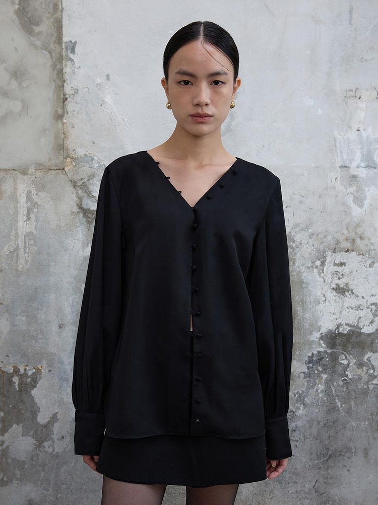 Button Point Puff Blouse Black