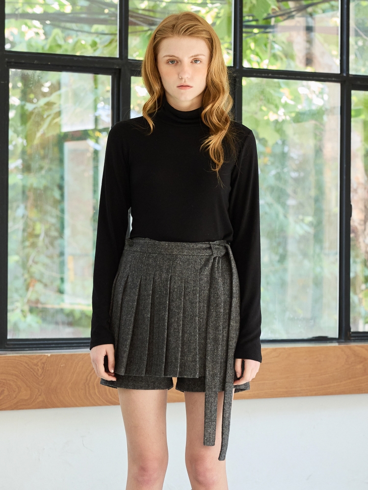 CLASSIC WOOL TURTLENECK TOP / BLACK