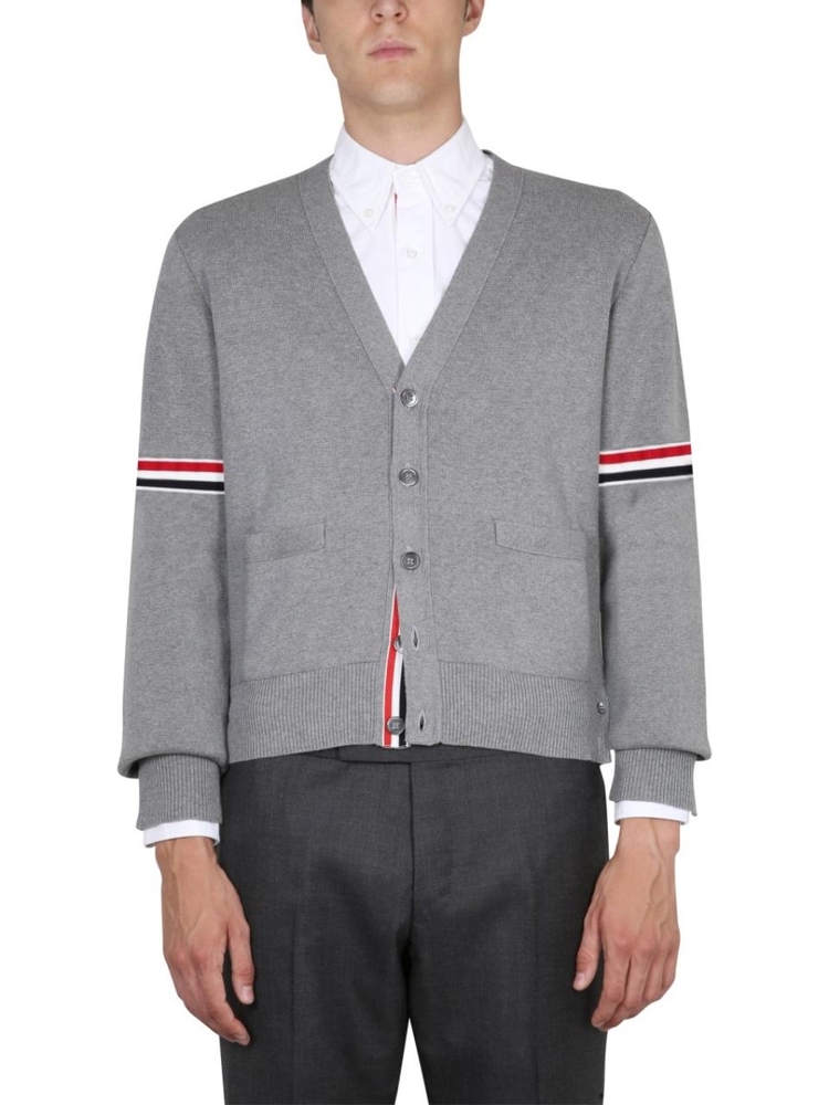 톰 브라운 SS24 V-NECK CARDIGAN MKC310A_Y3007055 GREY