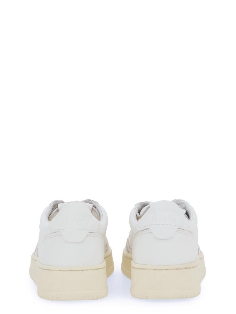 오트리 SS24 MEDALIST LOW SNEAKERS AULW_GG04 WHITE