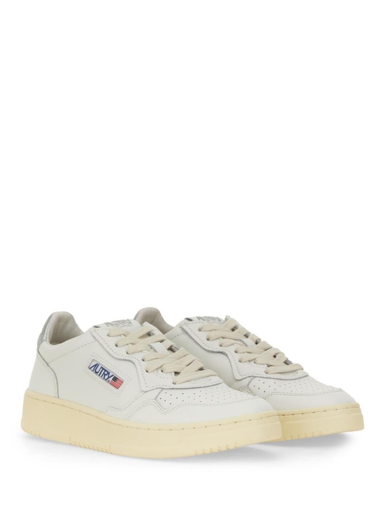 오트리 FW24 MEDALIST LOW SNEAKERS AULW_LL05 WHITE