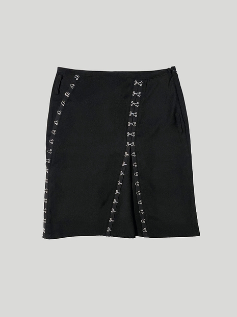 HOOK N EYE HIDDEN FLARE SKIRT