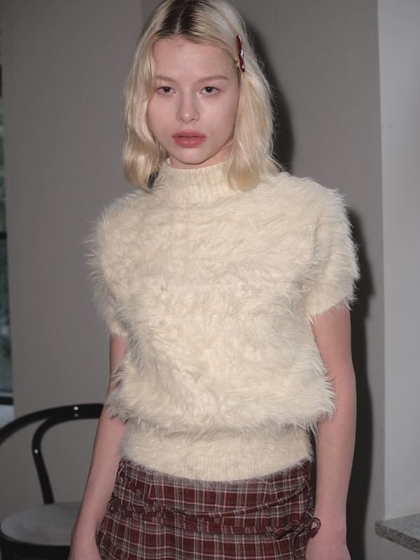 HAIRY HIGH NECK KNIT (LIGHT YELLOW)