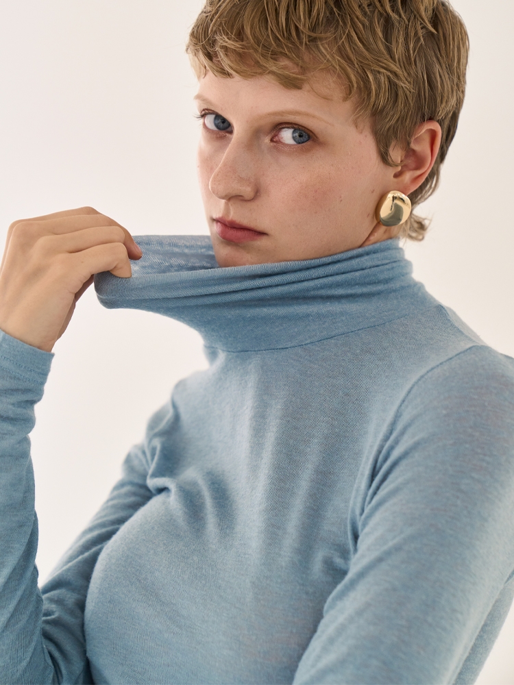 wool turtleneck top _ blue