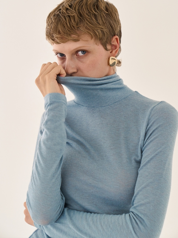 wool turtleneck top _ blue