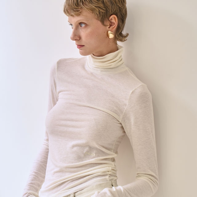 wool turtleneck top _ ivory,black