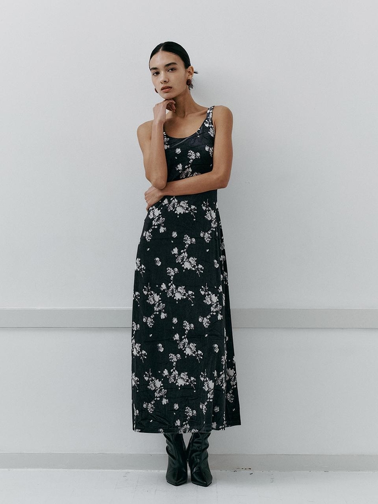 IT_Flower velvet sleeveless dress_BLACK