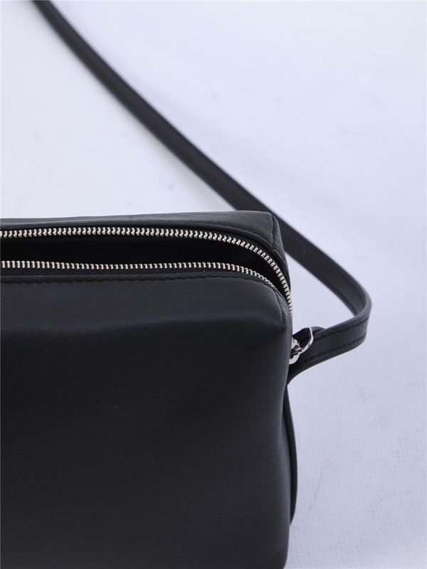 더 로우 FW24 Regent crossbody bag W1720_L108_BLANS BLACK