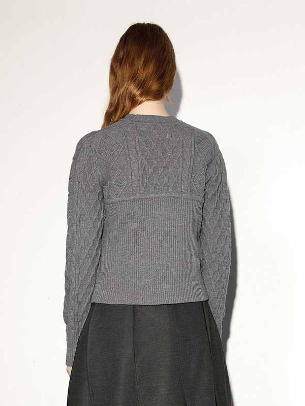 BA_Crew neck cable wool knit sweater