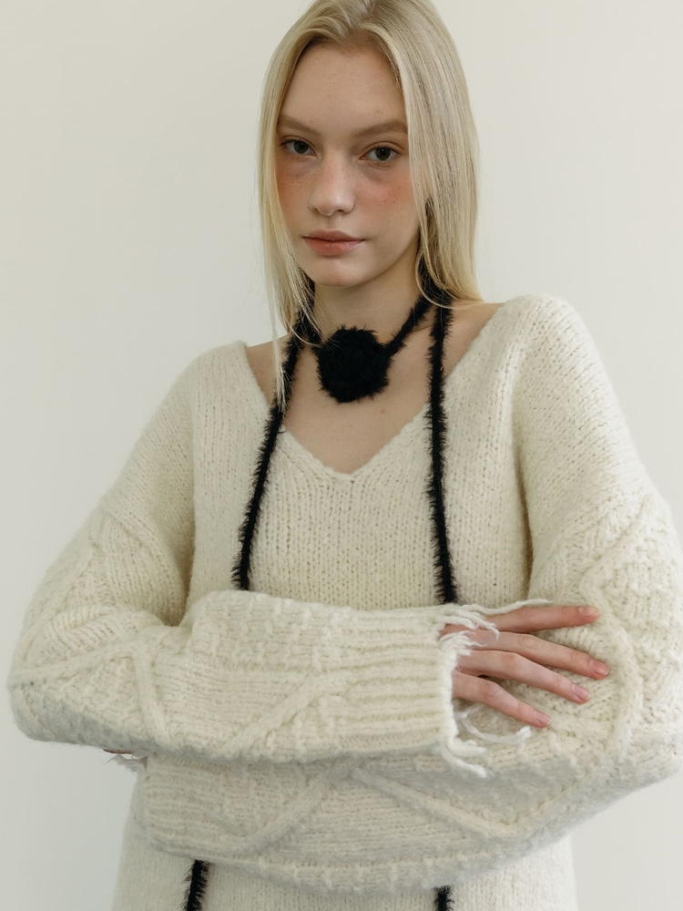 DAMAGE CABLE KNIT / IVORY