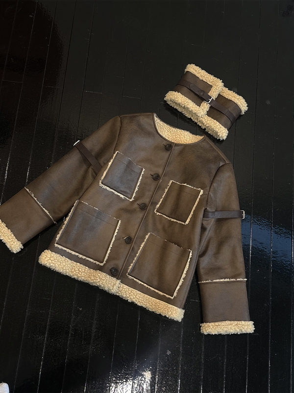 BELTED POCKET MUSTANG JACKET / BROWN