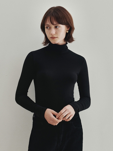 Essential Slim Wool Turtle Neck Top (Black)