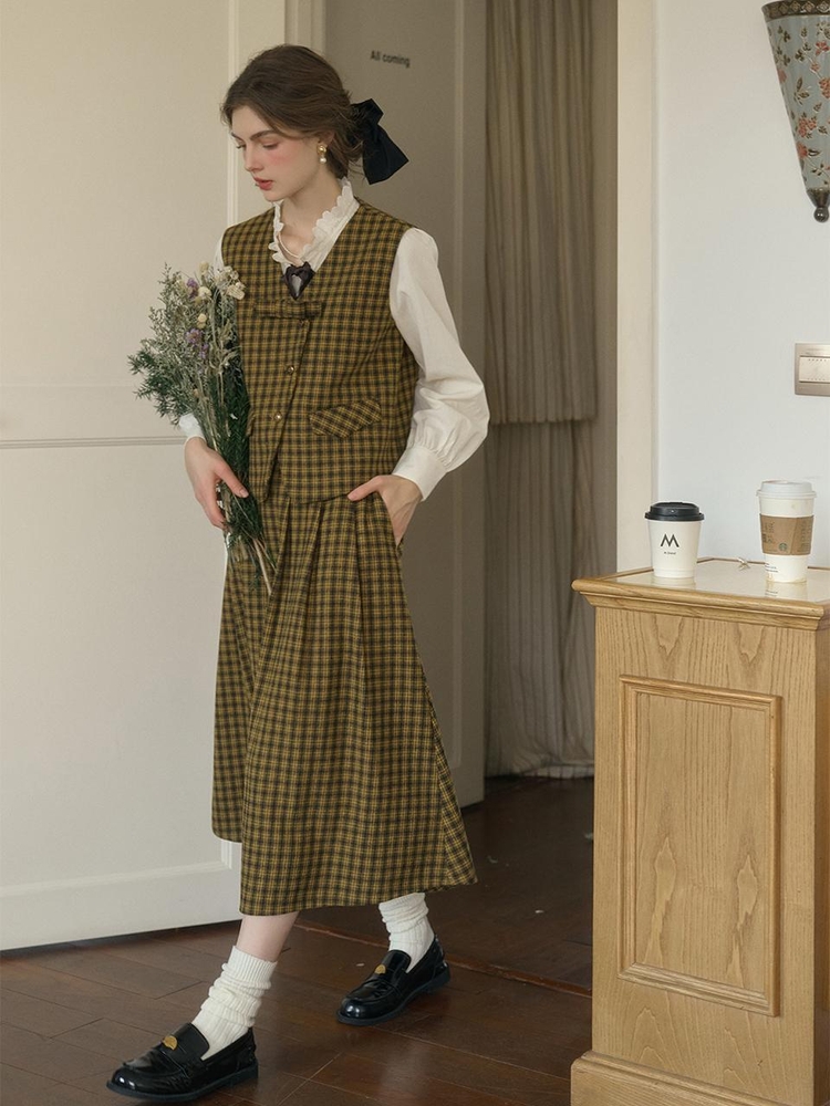 11/29 예약배송_SR_Vintage check wool skirt