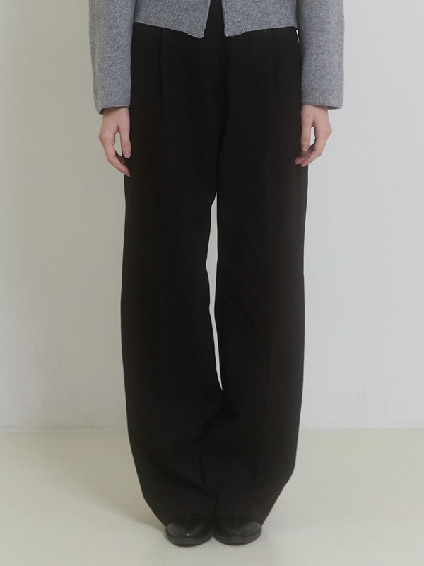 FLEECE PLEATED LOOSE FIT SLACKS_BLACK