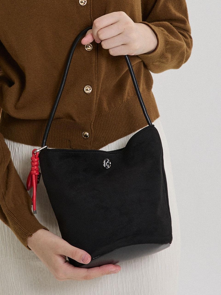 SUEDE BUCKET BAG_BLACK