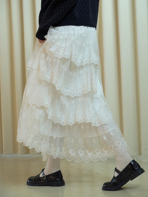 Ces_Embroidery lace layered skirt