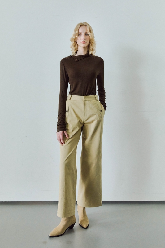 BUTTON POINT COTTON PANTS / BEIGE