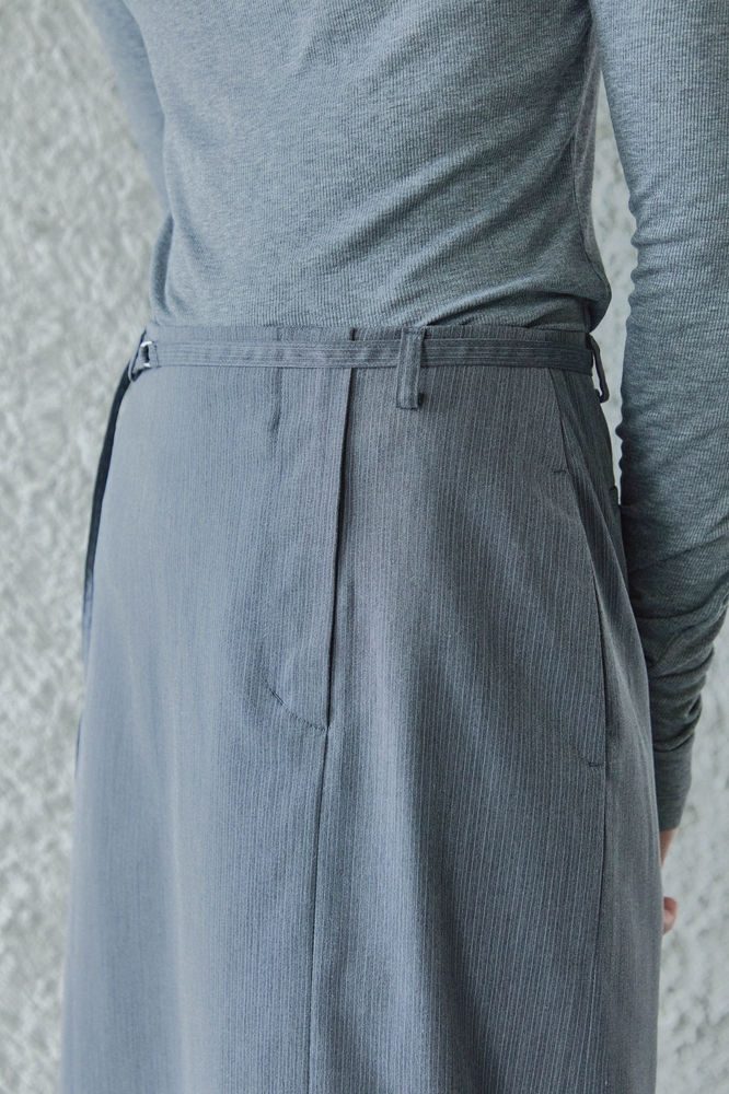 STRIPE LONG SKIRTS WITH BELT / LIGHT GREY