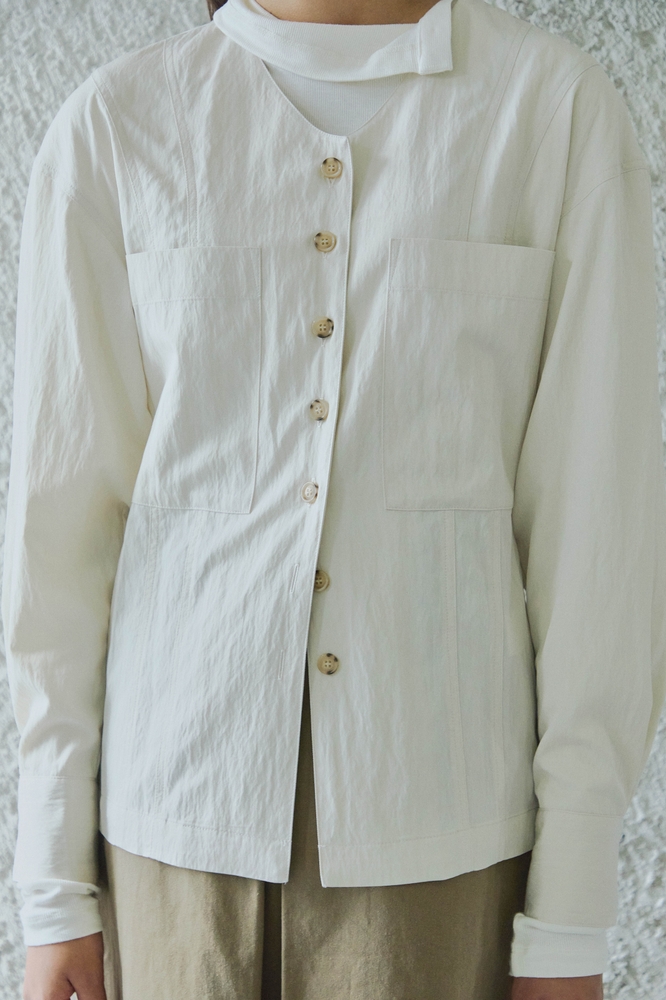 CUTTING LINE V-NECK SHIRTS /  IVORY