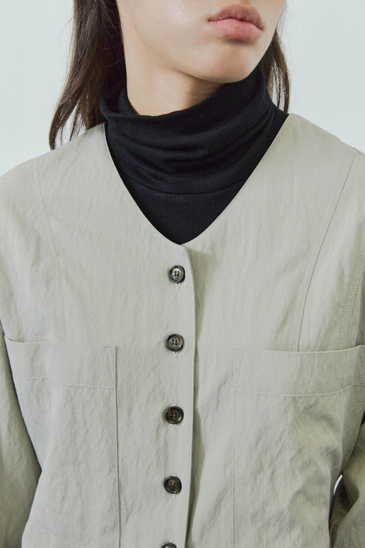 CUTTING LINE V-NECK SHIRTS /  LIGHT KHAKI