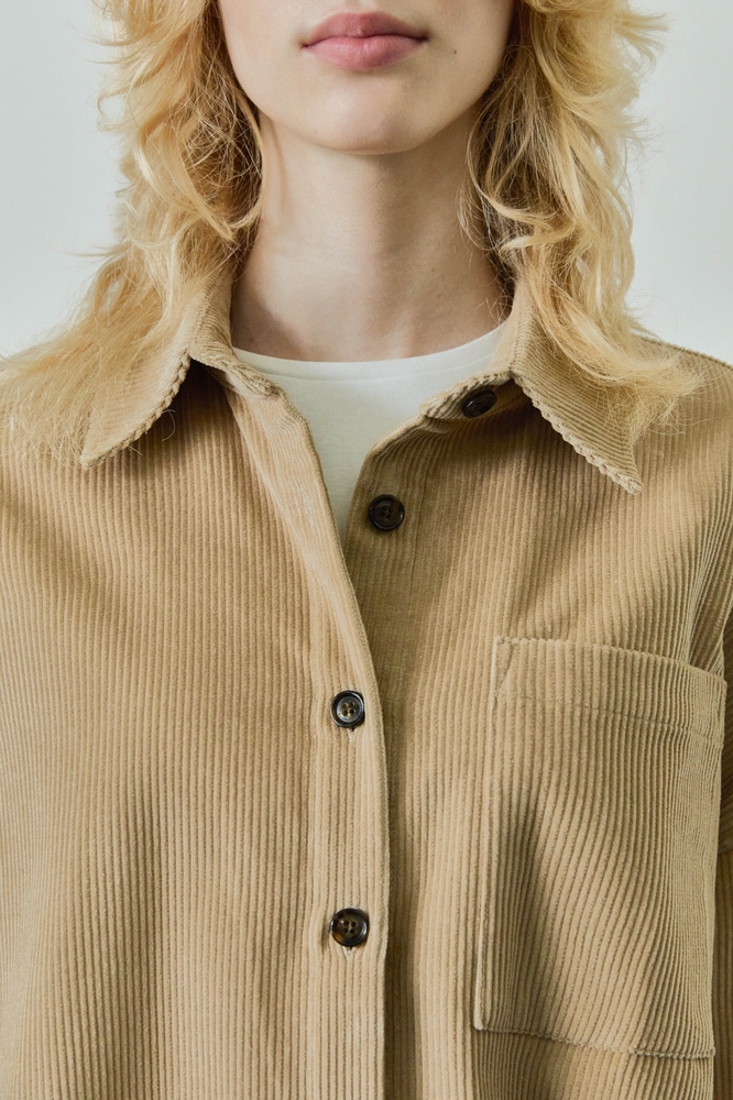 BUTTON POINT CORDUROY SHIRTS / BEIGE