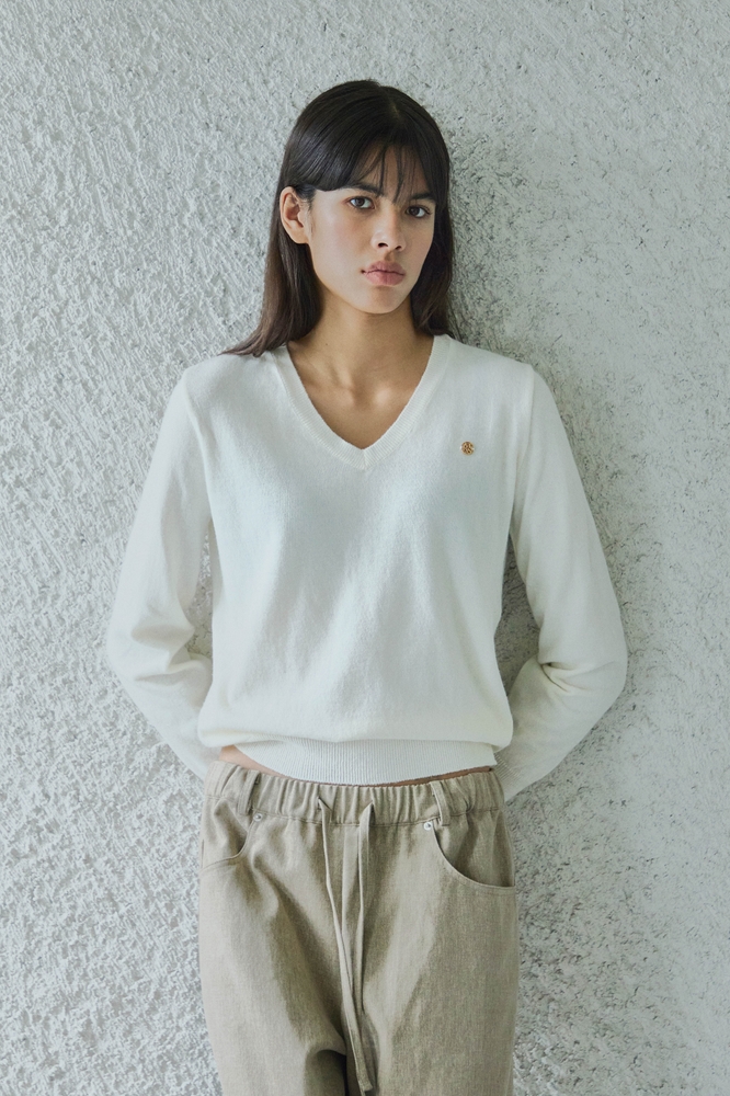 BASIC V-NECK WOOL KNIT / WHITE