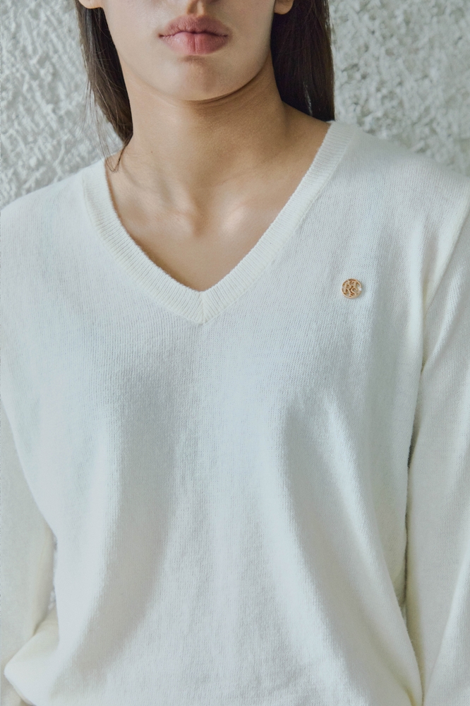 BASIC V-NECK WOOL KNIT / WHITE