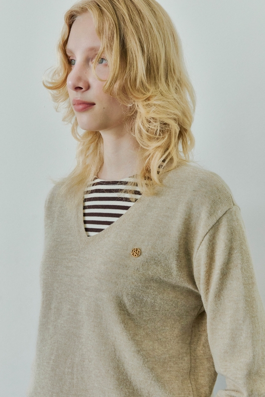 BASIC V-NECK WOOL KNIT /  BEIGE