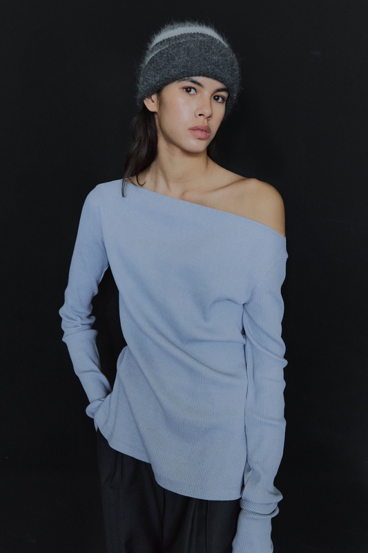 OFF-SHOULDER RIBBED T-SHIRTS / LIGHT BLUE