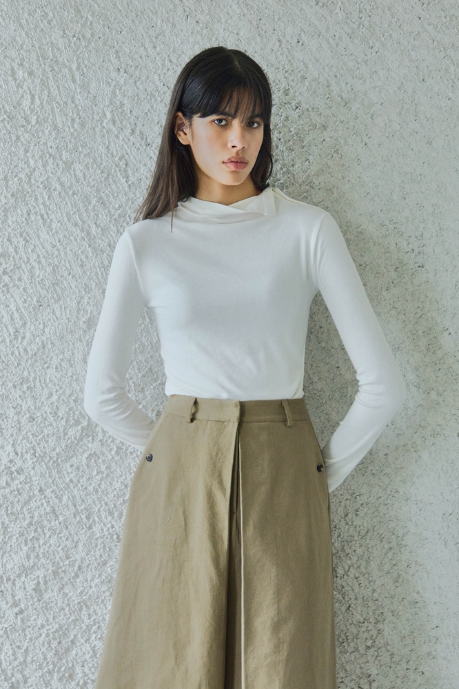 SIDE BUTTON DETAILED LONG SLEEVE T-SHIRTS /  IVORY