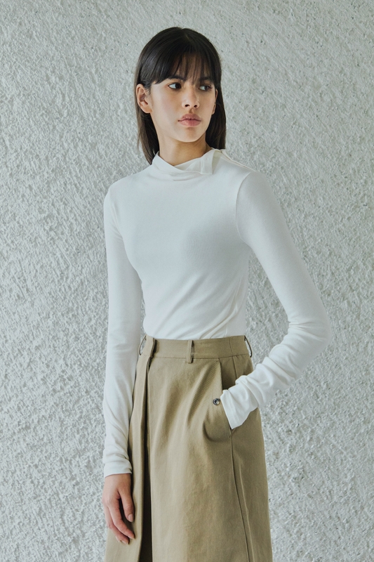 SIDE BUTTON DETAILED LONG SLEEVE T-SHIRTS /  IVORY