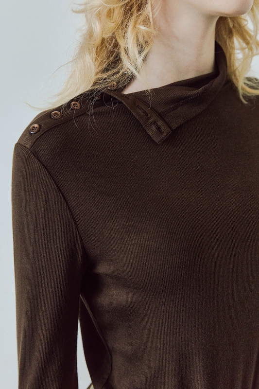 SIDE BUTTON DETAILED LONG SLEEVE T-SHIRTS / BROWN