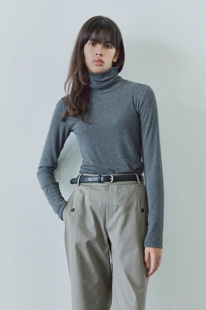 BUTTON DETAILED TURTLE-NECK / CHARCOAL