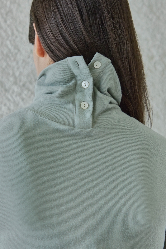 BUTTON DETAILED TURTLE-NECK / MINT