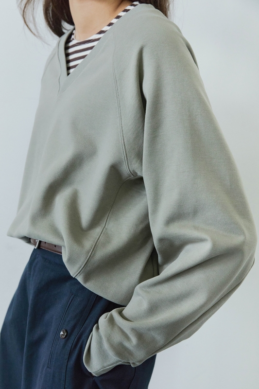 V-NECK SWEAT SHIRTS / KHAKI