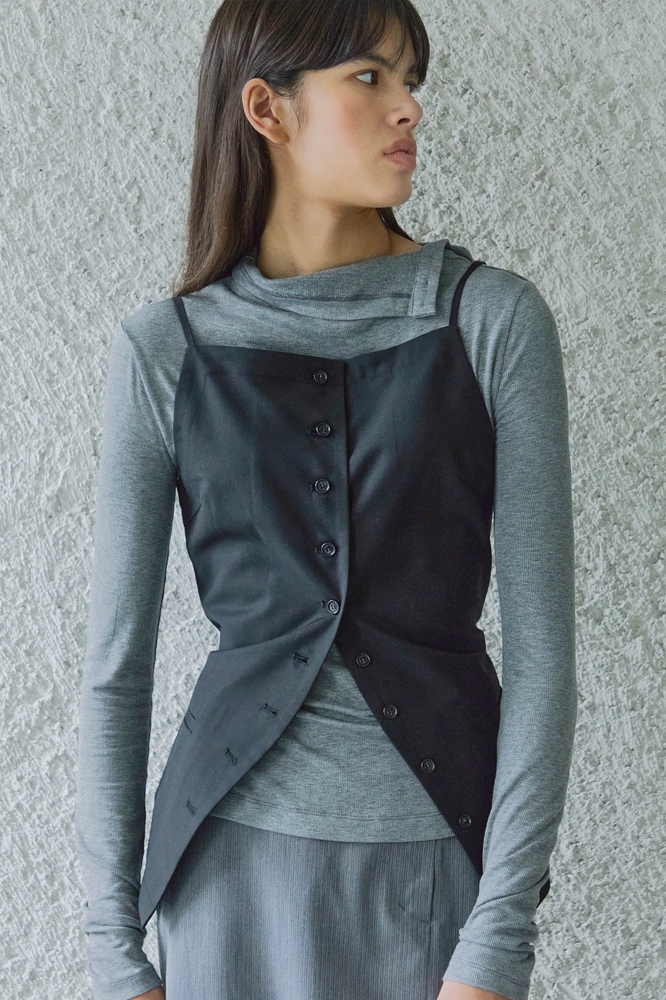  BUTTON DETAILED VEST WITH BELT / CHARCOAL