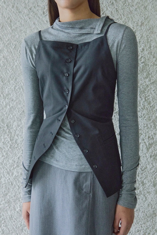  BUTTON DETAILED VEST WITH BELT / CHARCOAL