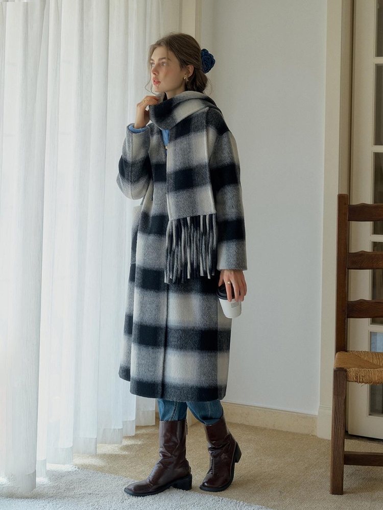 SR_Contrasting checked wool coat