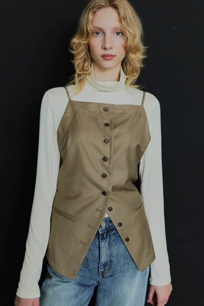  BUTTON DETAILED VEST WITH BELT / BEIGE