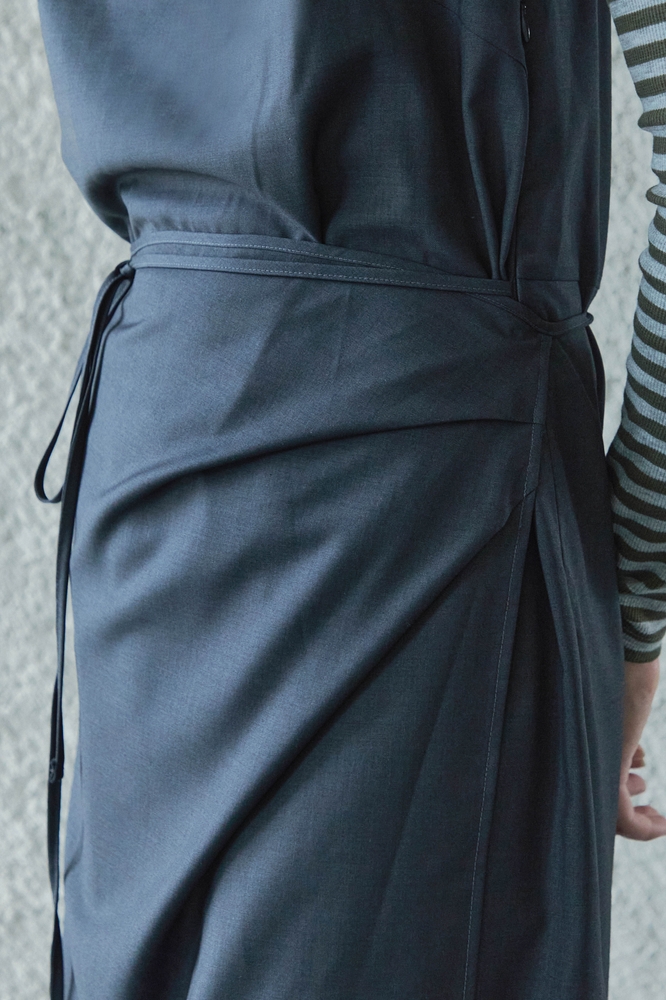 WRAP SLEEVELESS LONG DRESS / CHARCOAL