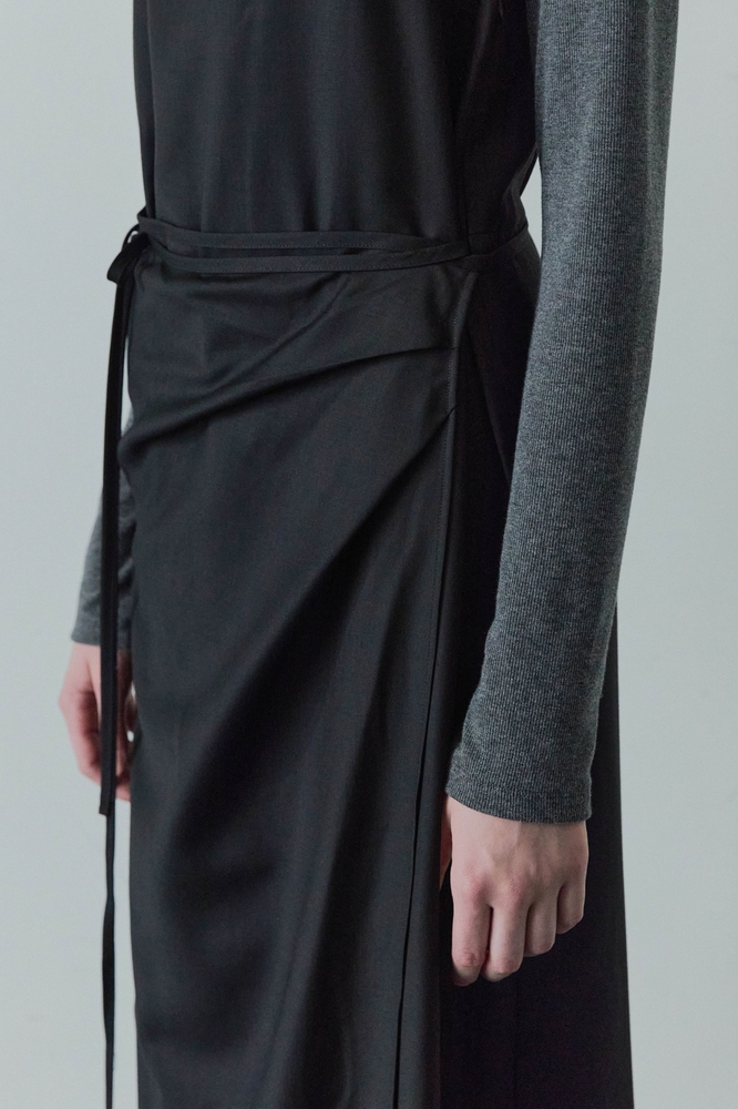 WRAP SLEEVELESS LONG DRESS / BLACK