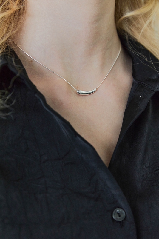 OVAL PENDANT NECKLACE / 925 SILVER