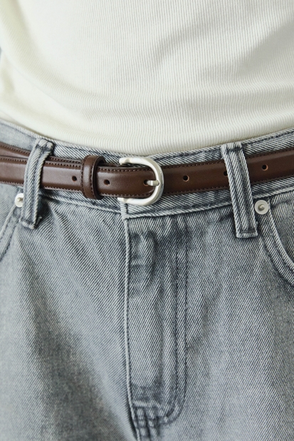 ROUND BUCKLE LEATHER BELT / BROWN