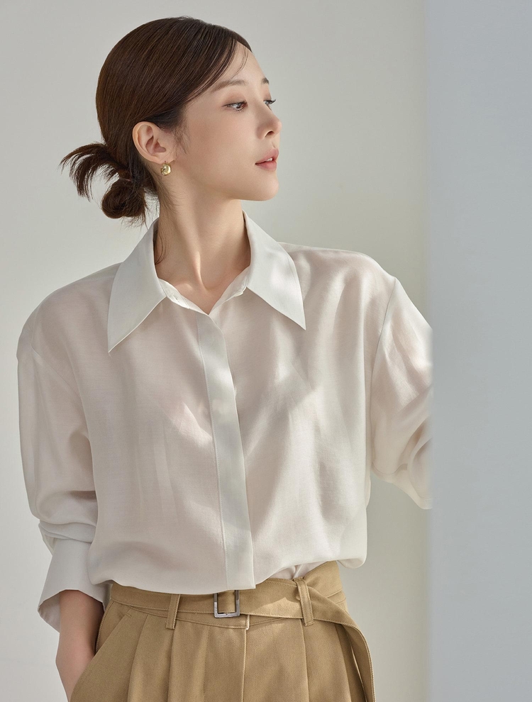 골드버튼 텐셀 블라우스아이보리 GOLD BOTTON TENCEL BLOUSE IVORY