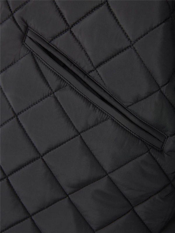 토템 SS25 Technical Quilted Jacket 211-177-732 One Color